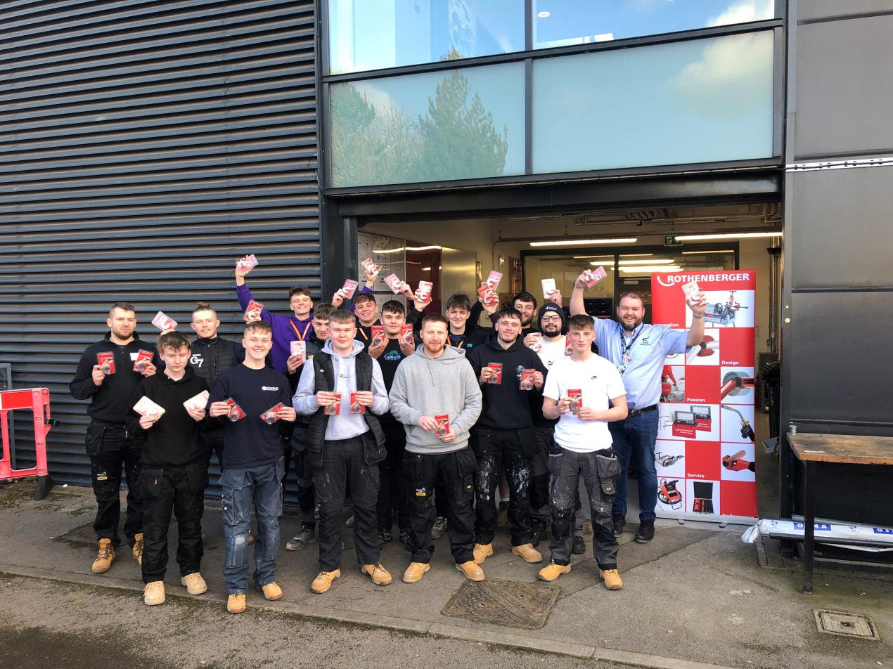 Manufacturer supports plumbing students