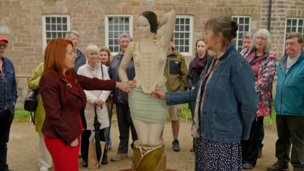 Mills take starring role in beloved antiques programme