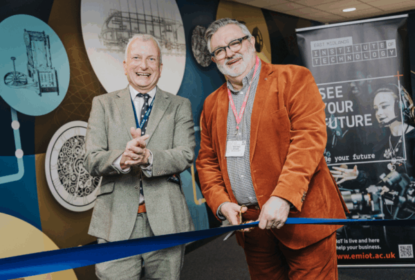 College cuts ribbon on new Institute of Technology building