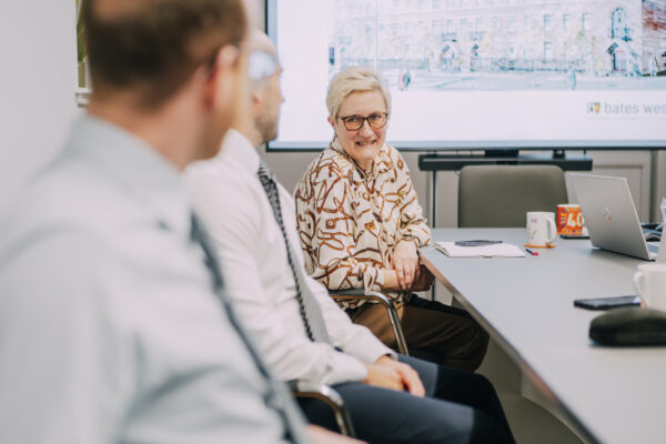 Accountants recognised by university for student support