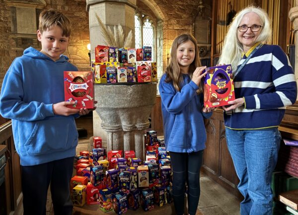 Kind-hearted pupils donate eggs to vulnerable residents