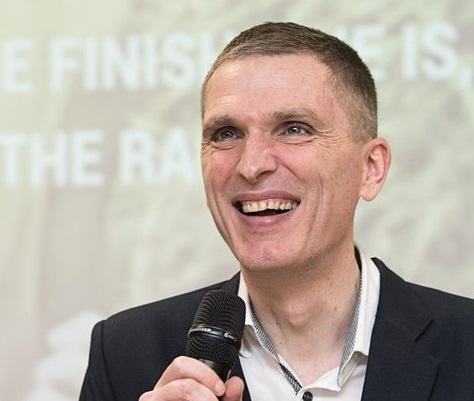 Social media expert to speak at prestigious conference