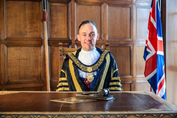 New Mayor to skydive for children’s charity