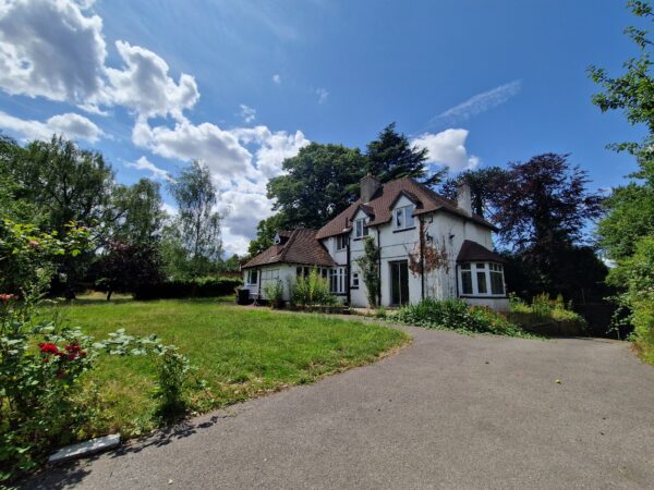 Agent completes sale of sought after site