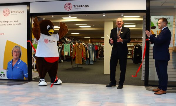 Hospice charity opens pop-up shop at university campus
